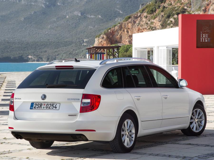  Skoda Superb Combi GreenLine 2013 года  (фото 5 из 6)